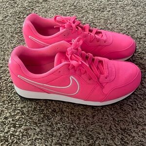 Women’s pink Nike trainers. Size UK 6.5, US size 9.